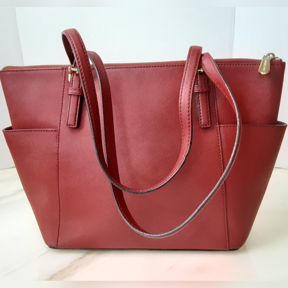 MICHALE KORS Red Jet Set Saffiano Leather Medium Tote - Picture 5 of 14